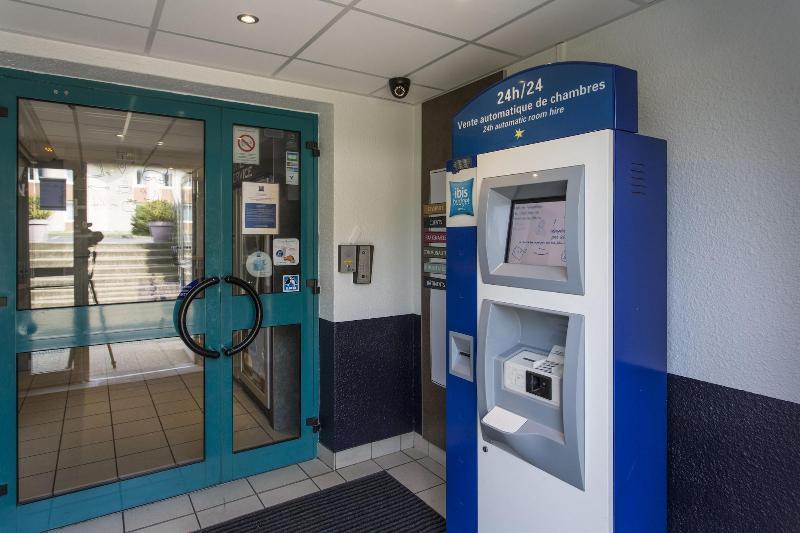 Ibis Budget Senlis Exterior photo