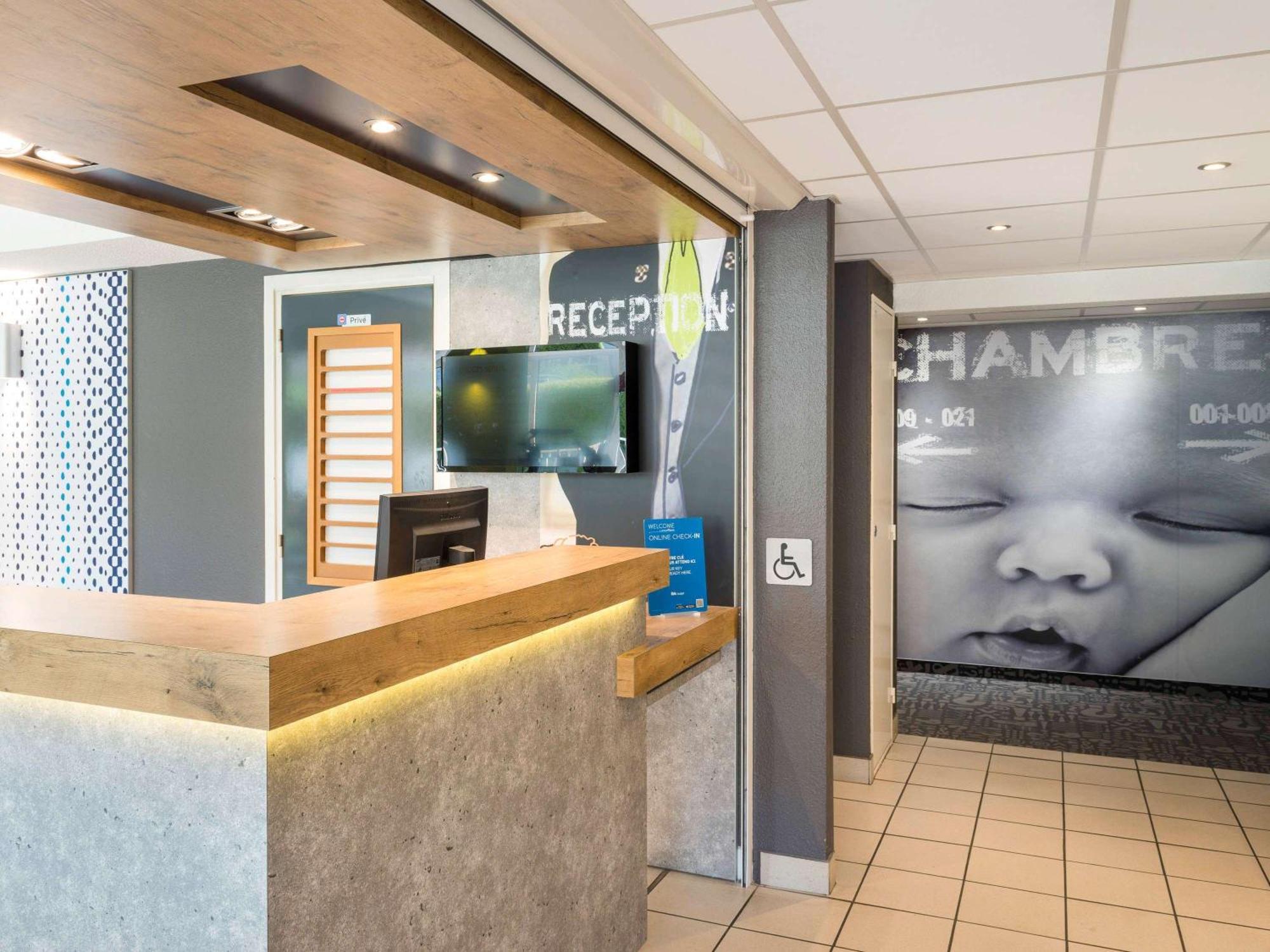 Ibis Budget Senlis Exterior photo